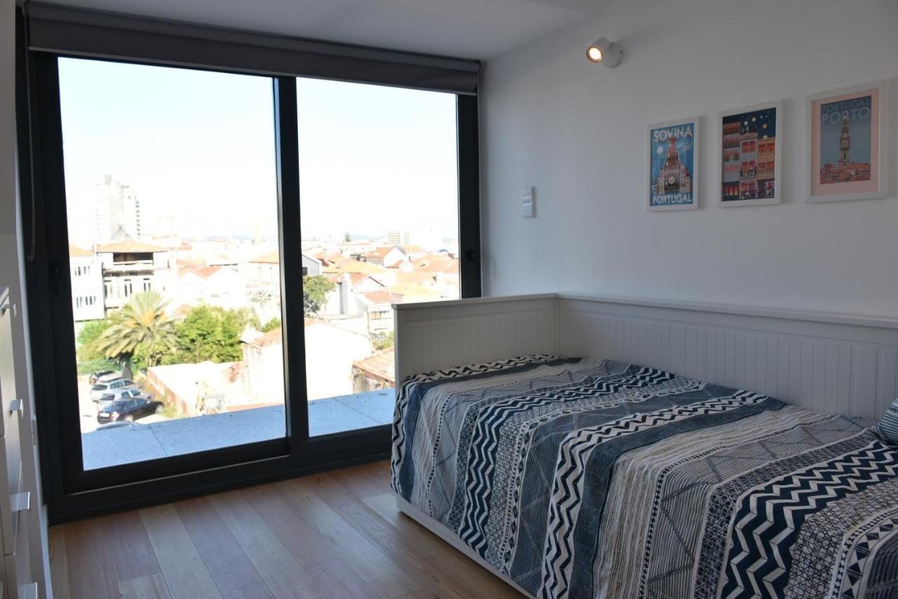 Ferienwohnung Sunny Penthouse Whith Balcony 9Min Walk Main Station Porto Exterior foto