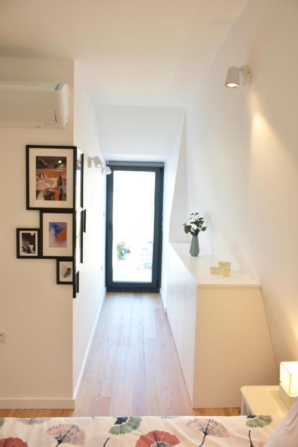 Ferienwohnung Sunny Penthouse Whith Balcony 9Min Walk Main Station Porto Exterior foto